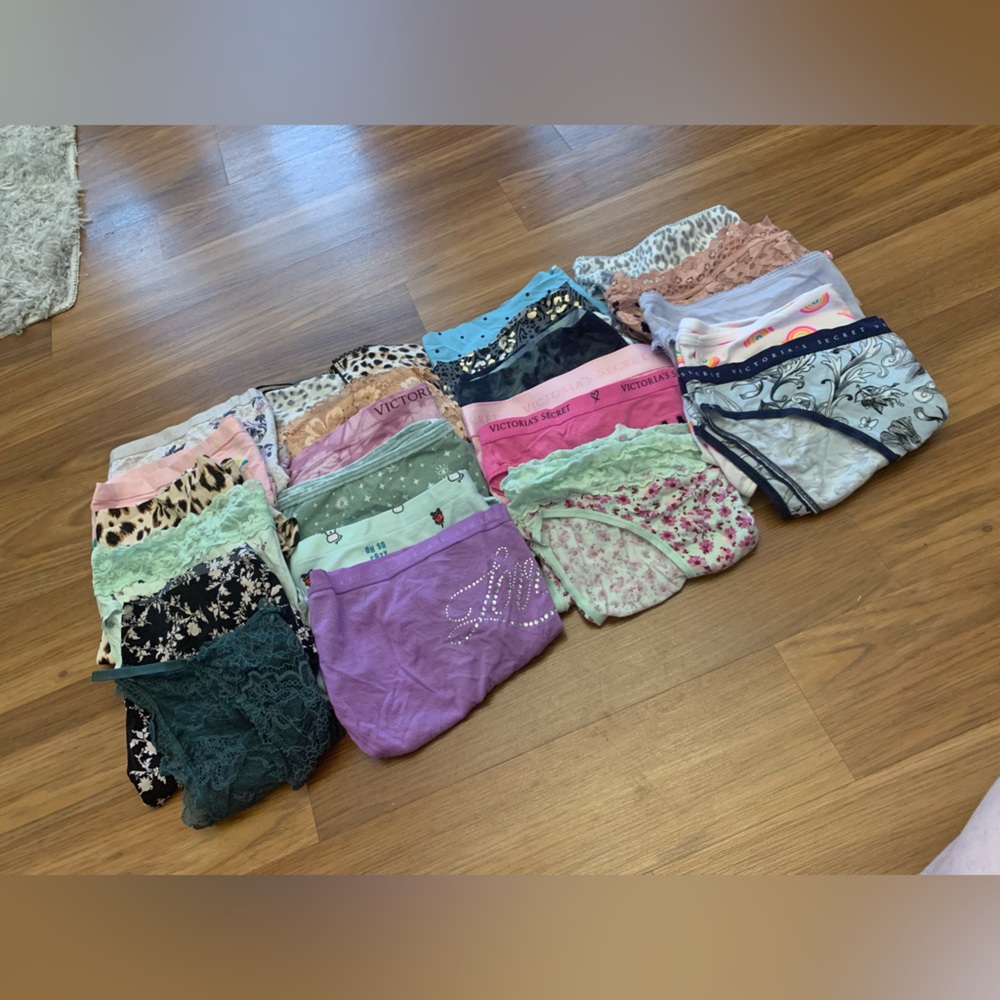 EUC XL Vs and Pink panties